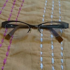 Women's eyeglasses